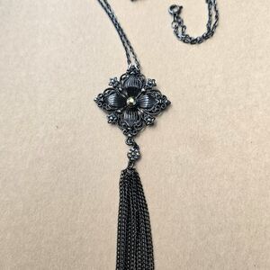 Elegant Silver Pendant Necklace